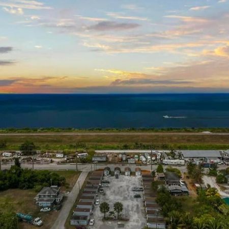 Inviting Oasis - Cozy, Spotless, And Comfortable Room Pahokee Exteriör bild