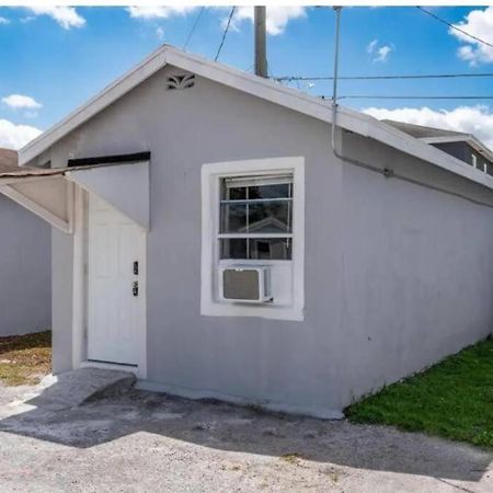 Inviting Oasis - Cozy, Spotless, And Comfortable Room Pahokee Exteriör bild
